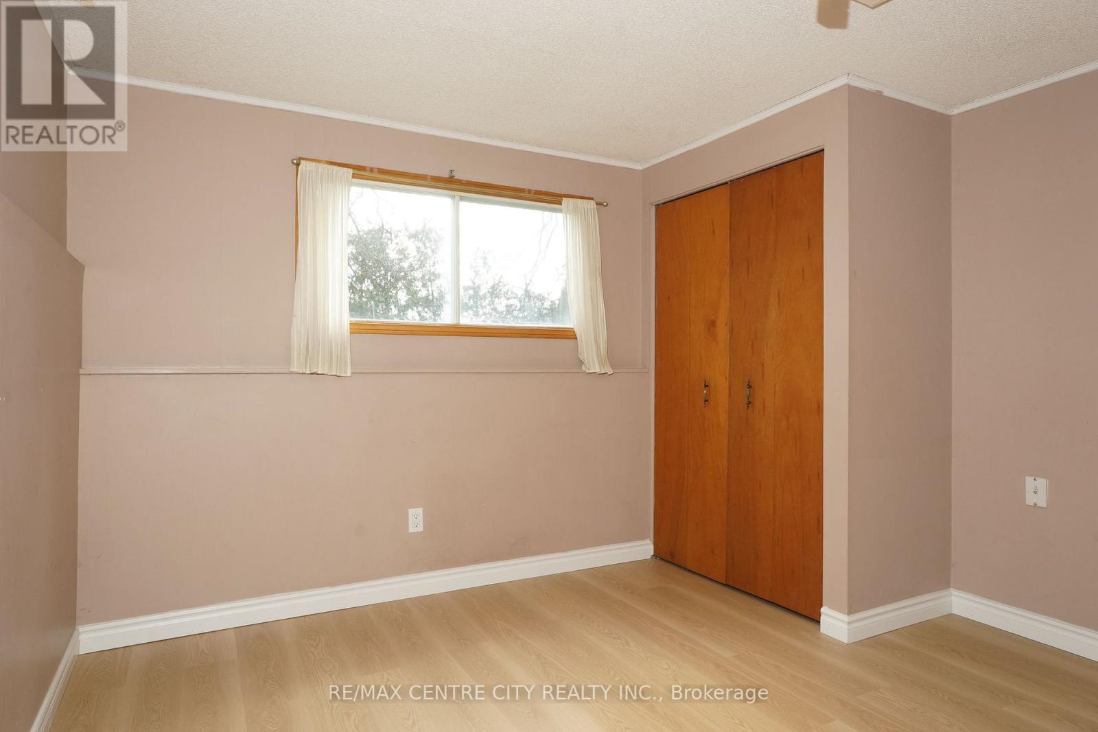 Photo 23 of 31 for 136 Concord Crescent