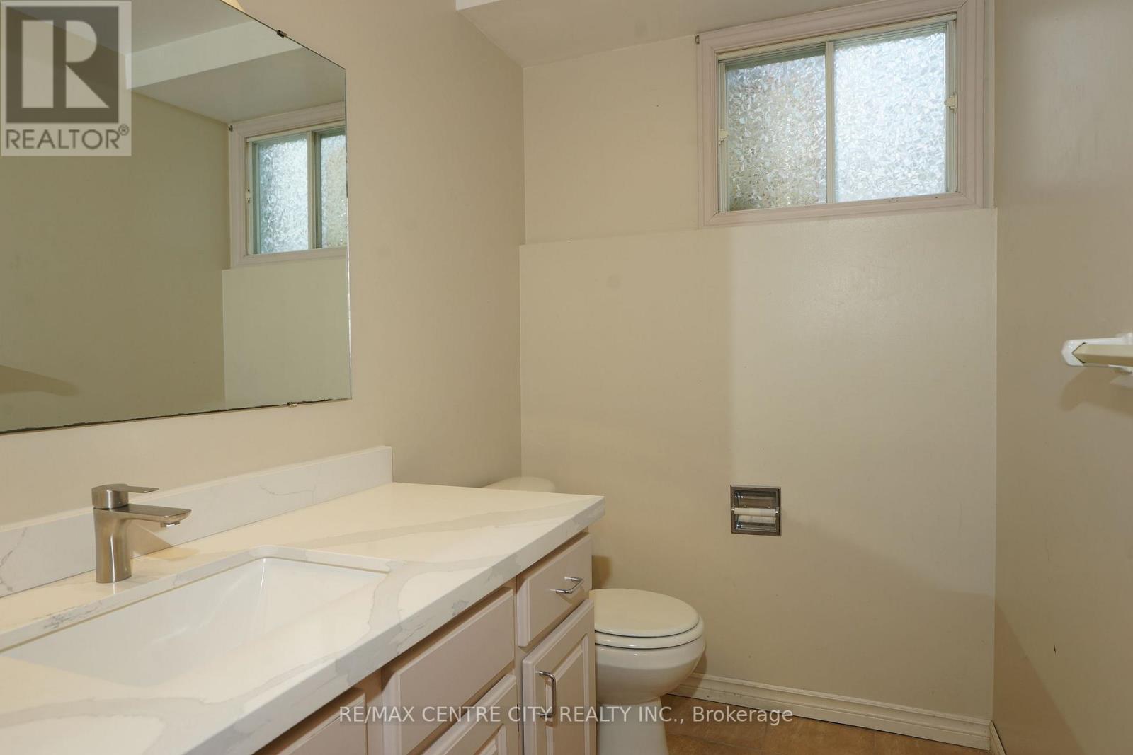 Photo 24 of 31 for 136 Concord Crescent