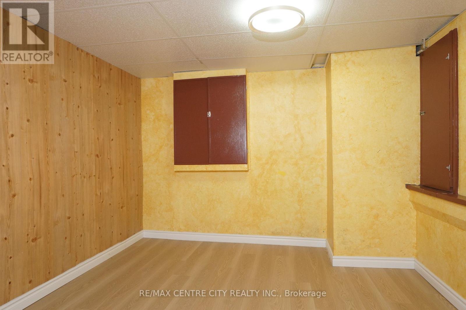 Photo 26 of 31 for 136 Concord Crescent