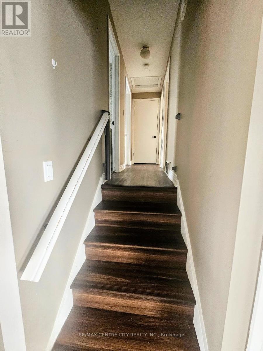 91 Clarence Street, Strathroy-Caradoc, Ontario  N7G 1H2 - Photo 12 - X12879388