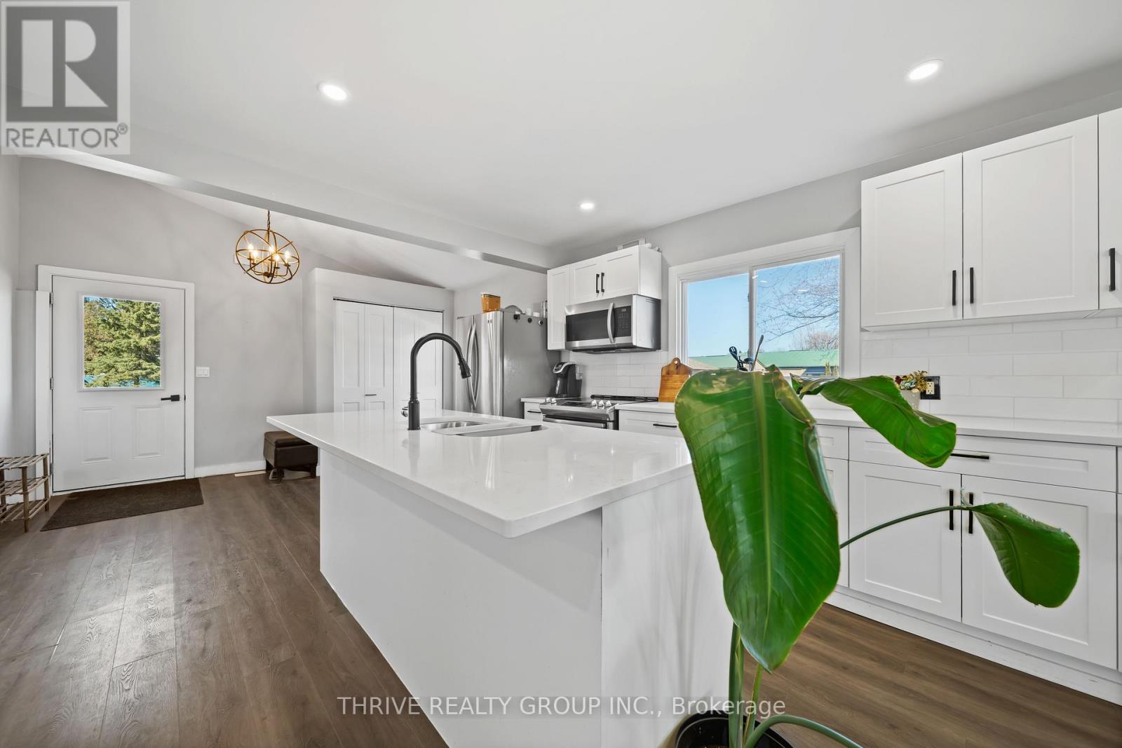 9445 Prior Street, Malahide, Ontario  N5P 3S7 - Photo 12 - X12879494