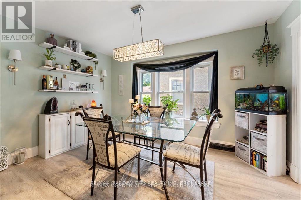 22 Chaplin Avenue, St. Catharines, Ontario  L2R 2E6 - Photo 6 - X12879444