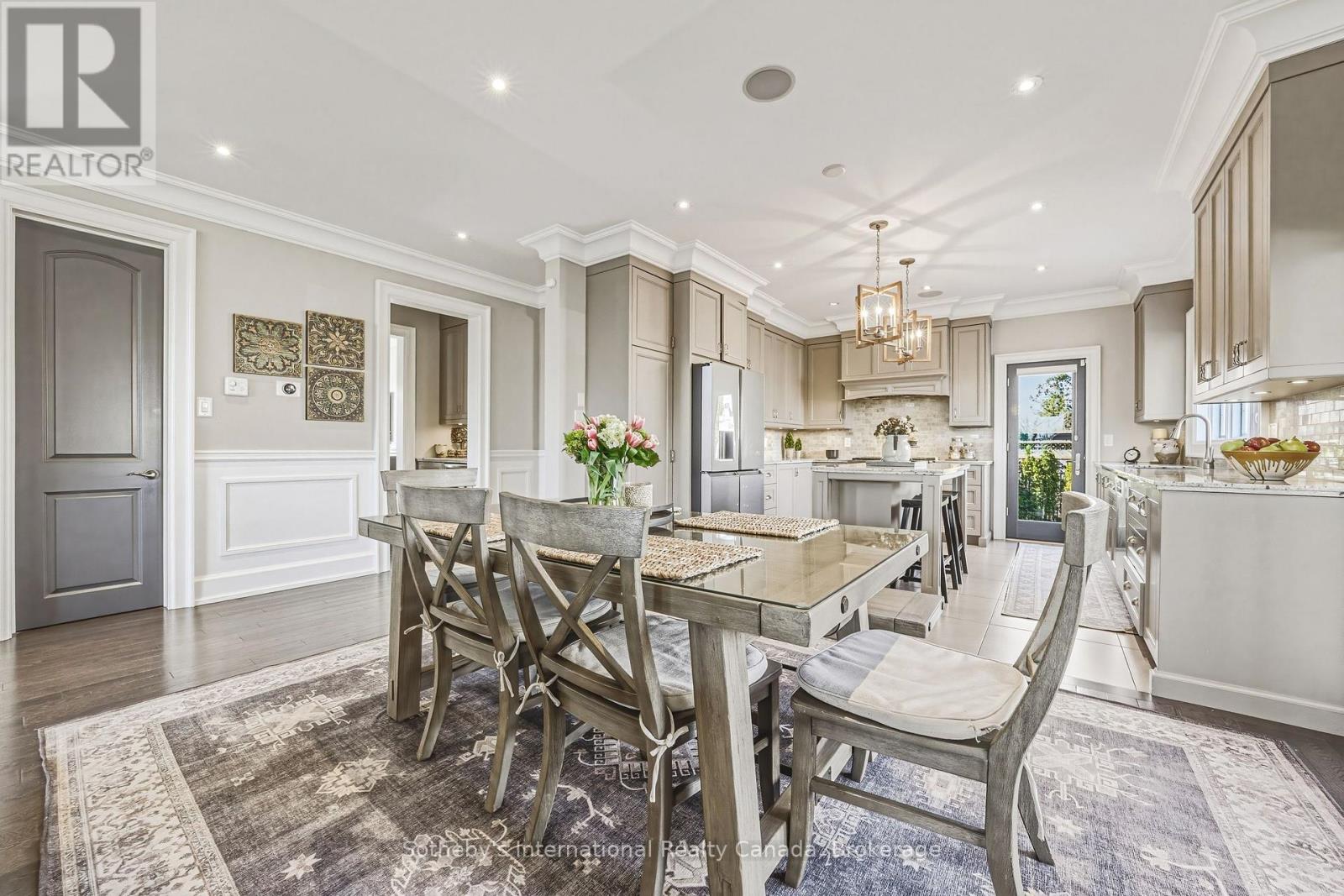 476 Patricia Drive, Burlington, Ontario  L7T 1K2 - Photo 13 - W12879324