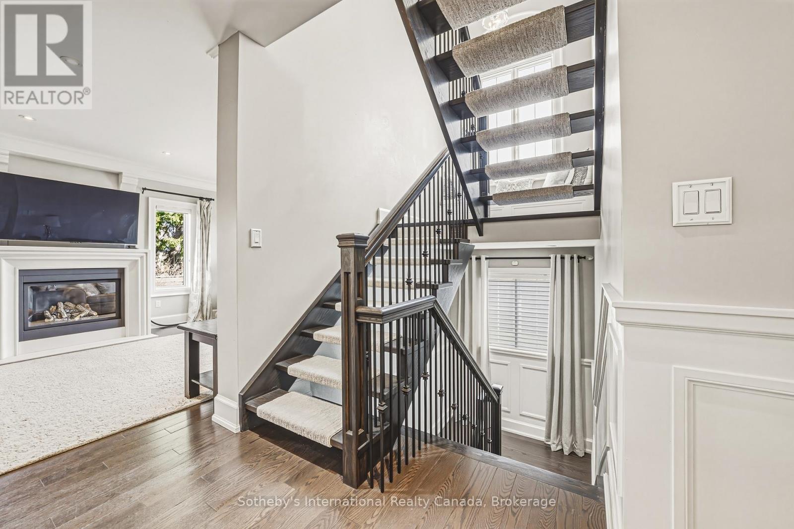 476 Patricia Drive, Burlington, Ontario  L7T 1K2 - Photo 17 - W12879324