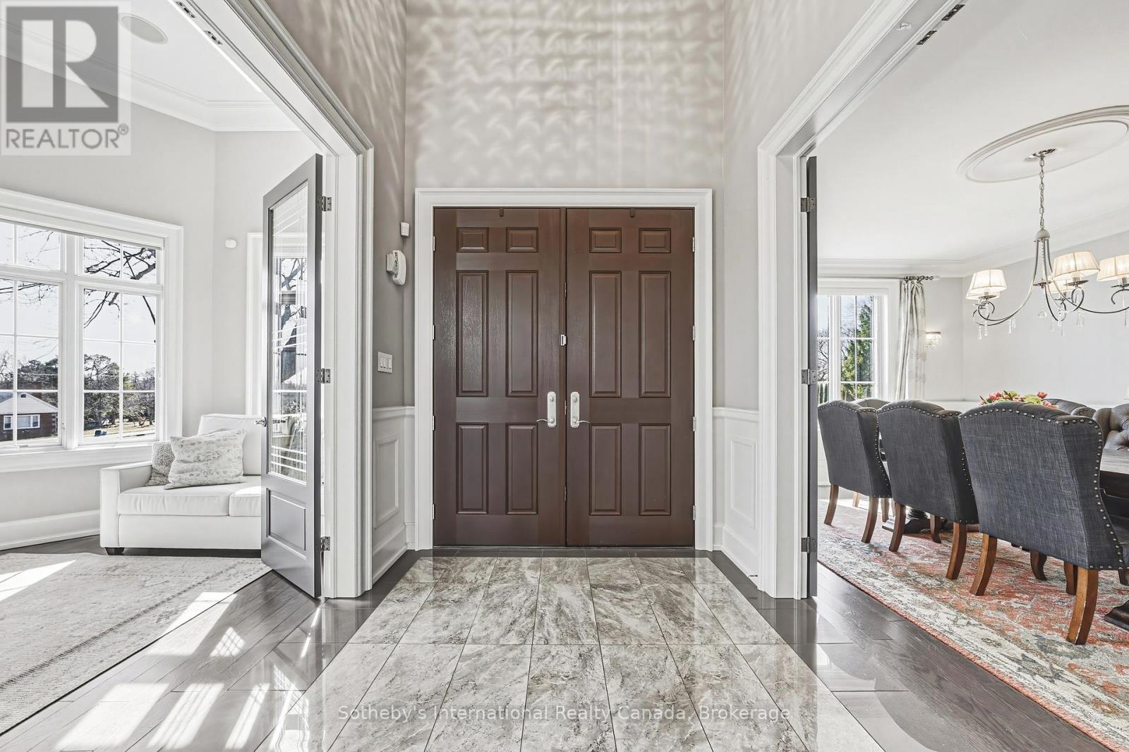 476 Patricia Drive, Burlington, Ontario  L7T 1K2 - Photo 2 - W12879324