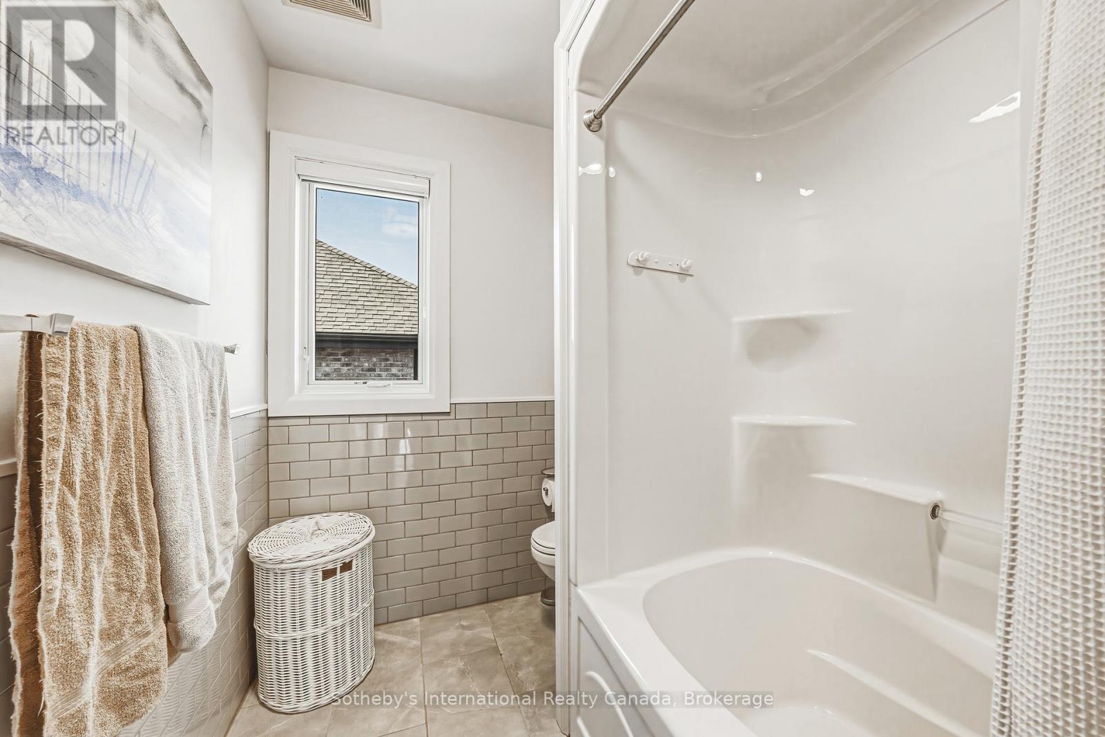 476 Patricia Drive, Burlington, Ontario  L7T 1K2 - Photo 32 - W12879324