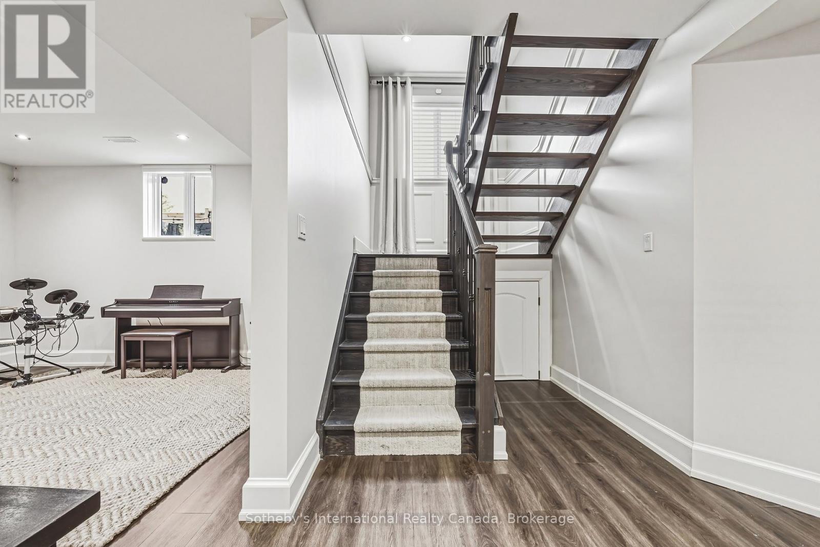 476 Patricia Drive, Burlington, Ontario  L7T 1K2 - Photo 34 - W12879324