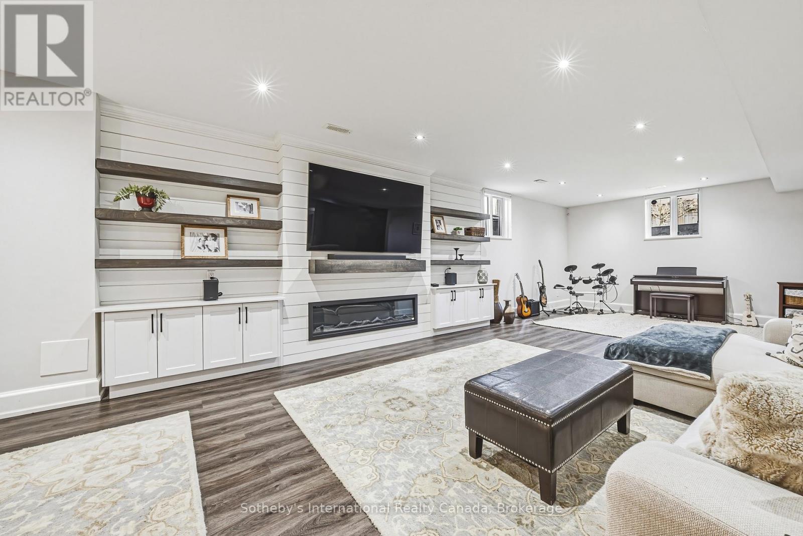 476 Patricia Drive, Burlington, Ontario  L7T 1K2 - Photo 36 - W12879324