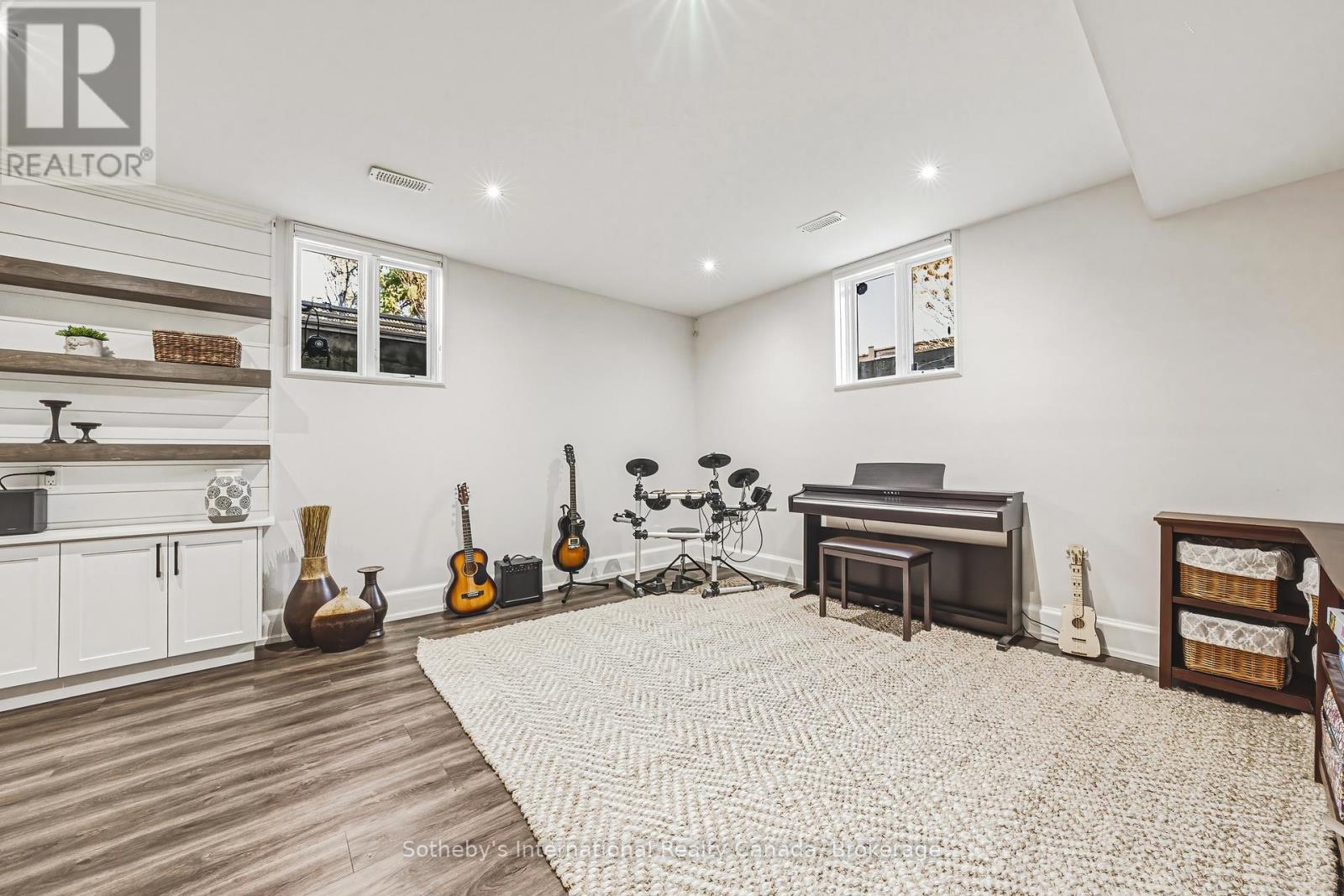 476 Patricia Drive, Burlington, Ontario  L7T 1K2 - Photo 38 - W12879324