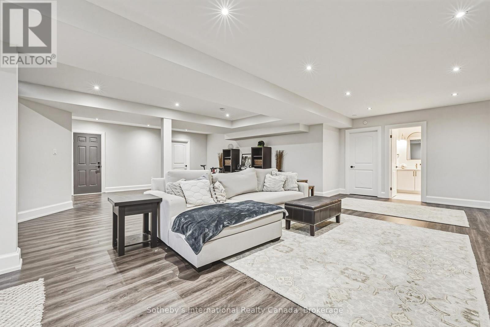 476 Patricia Drive, Burlington, Ontario  L7T 1K2 - Photo 39 - W12879324