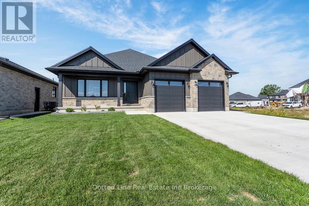 18 Walnut Drive, Tillsonburg, Ontario  N4G 5S2 - Photo 1 - X12879414