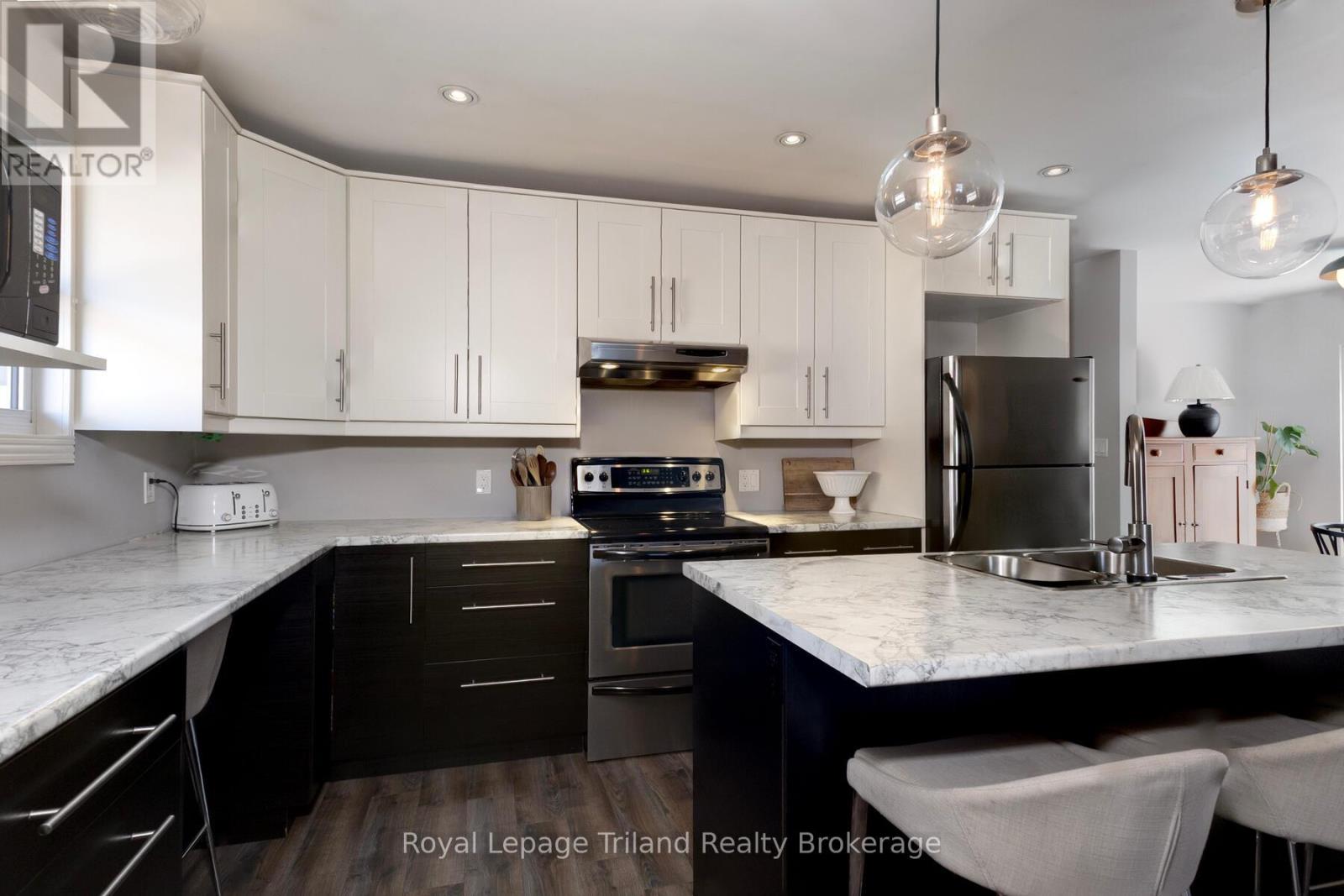 26 Knowles Drive, Woodstock, Ontario  N4S 8T8 - Photo 13 - X12879468