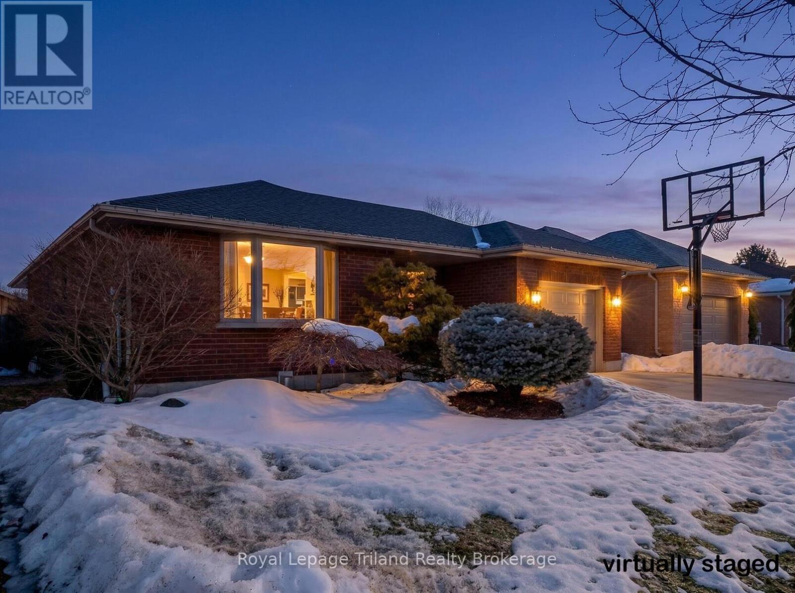 26 Knowles Drive, Woodstock, Ontario  N4S 8T8 - Photo 2 - X12879468