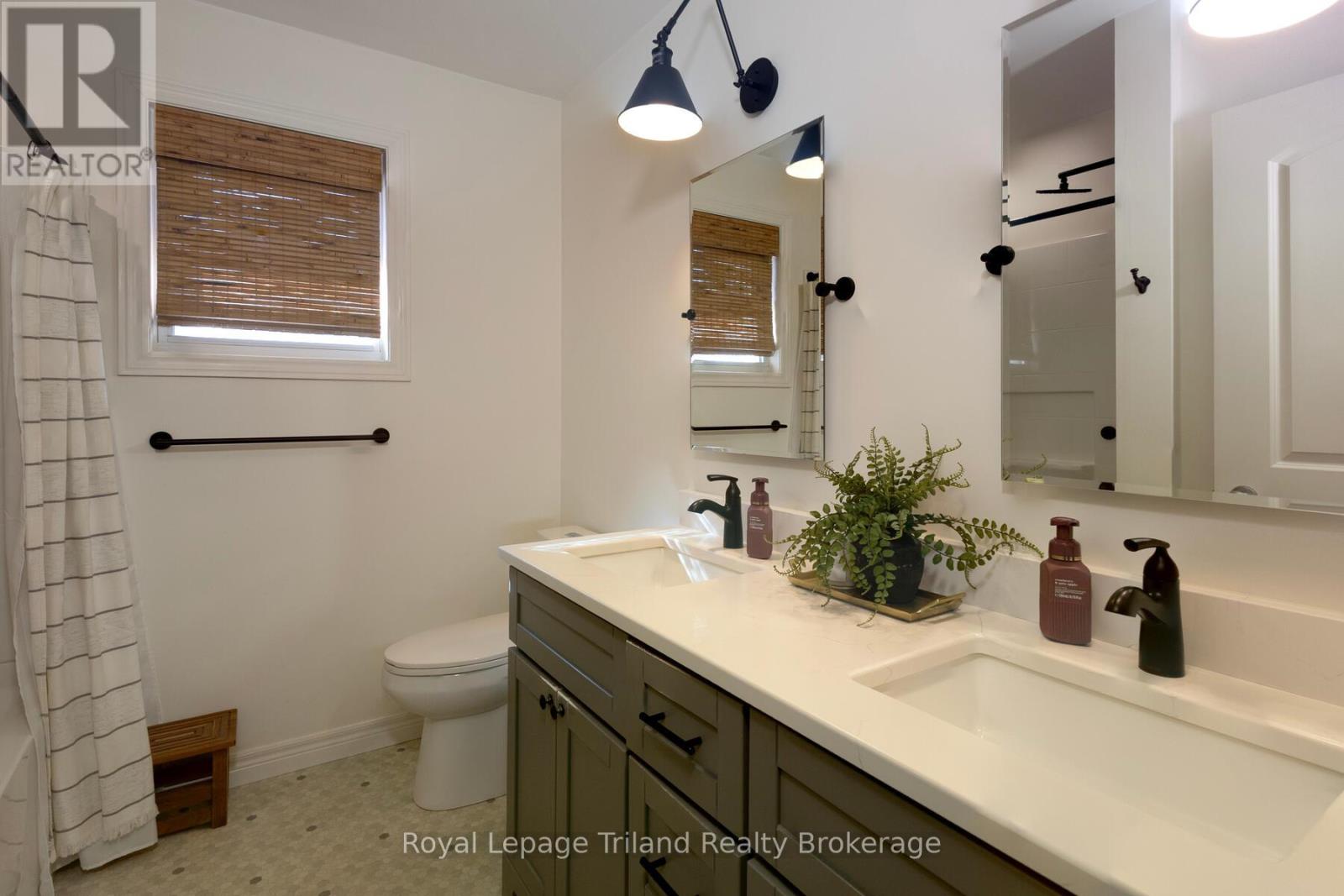 26 Knowles Drive, Woodstock, Ontario  N4S 8T8 - Photo 23 - X12879468