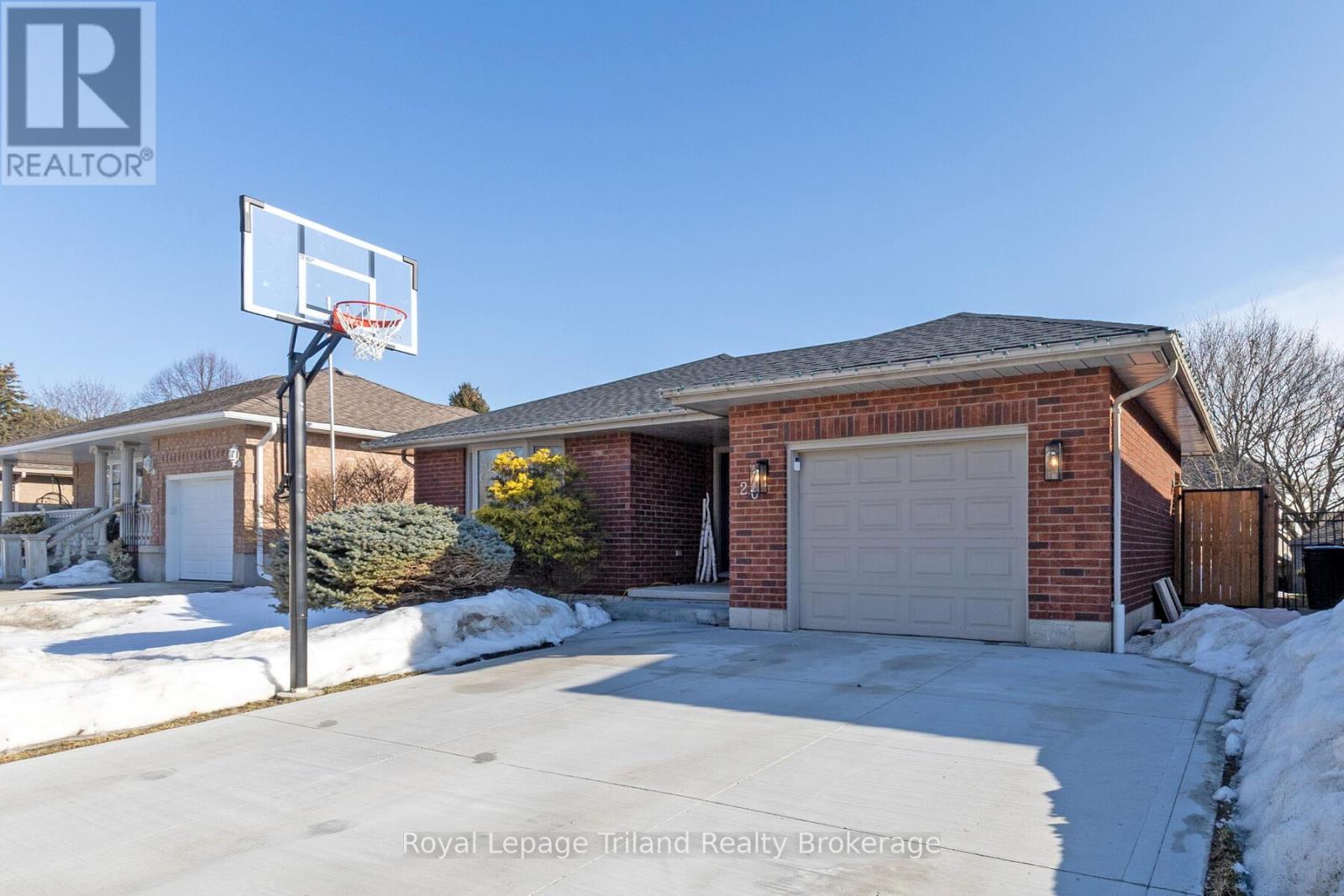 26 Knowles Drive, Woodstock, Ontario  N4S 8T8 - Photo 34 - X12879468