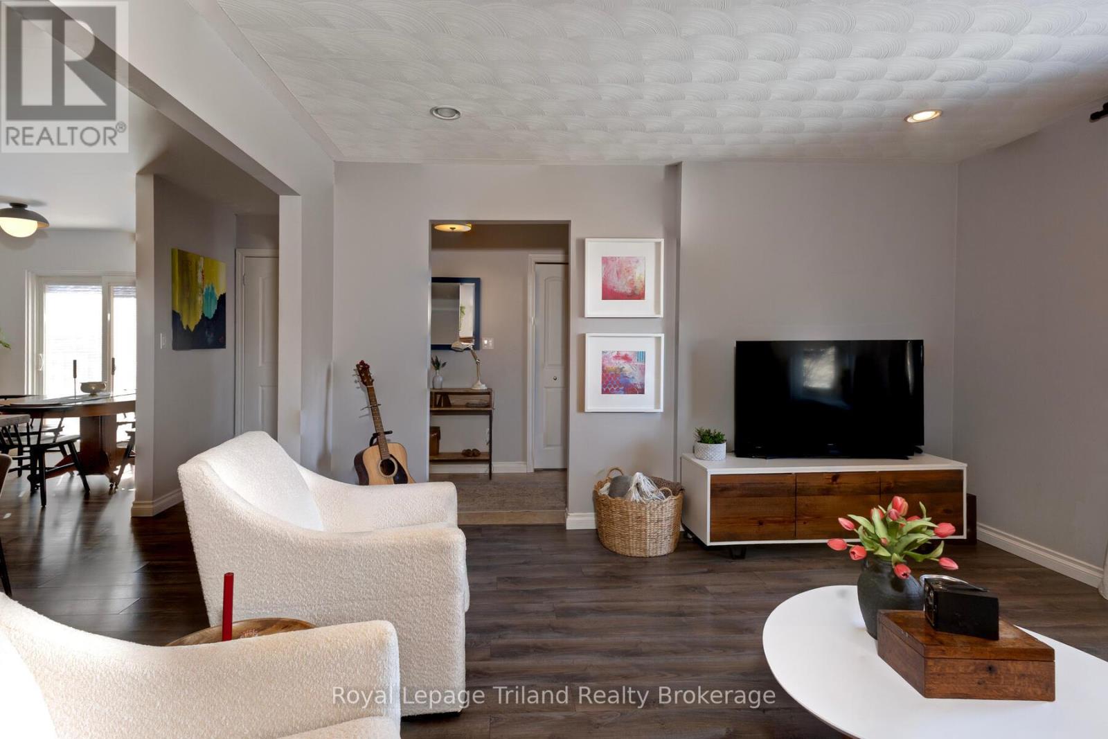 26 Knowles Drive, Woodstock, Ontario  N4S 8T8 - Photo 8 - X12879468