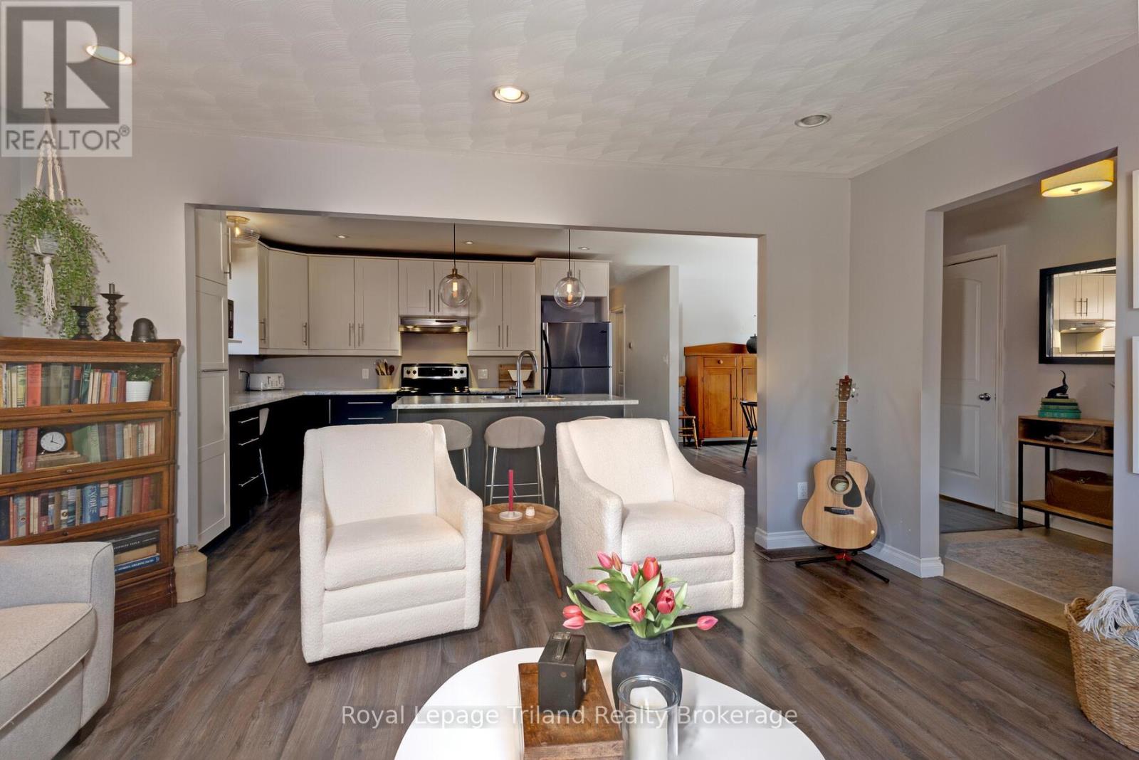 26 Knowles Drive, Woodstock, Ontario  N4S 8T8 - Photo 9 - X12879468