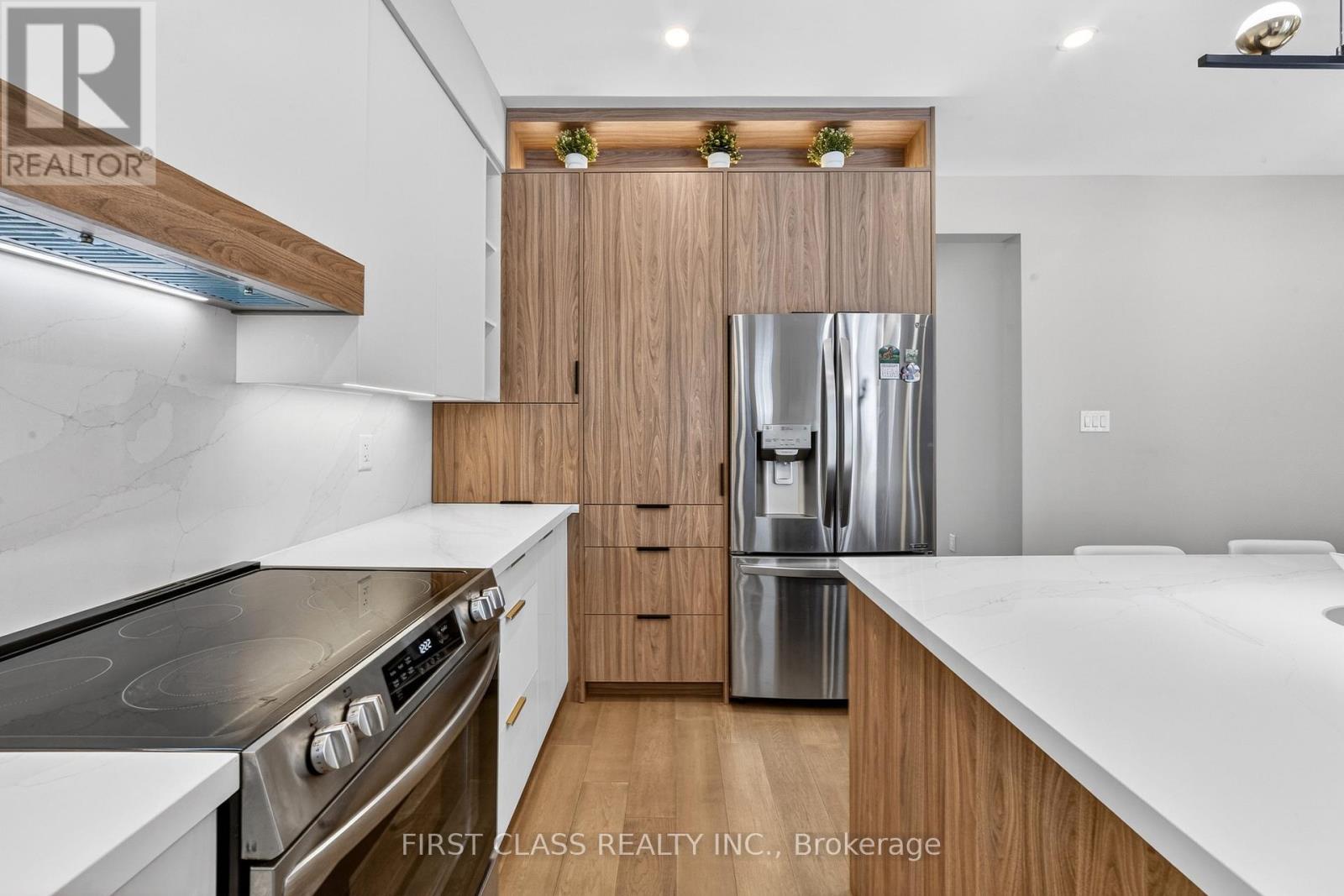 4 Church View Avenue, Markham, Ontario  L6C 0L6 - Photo 14 - N12832708