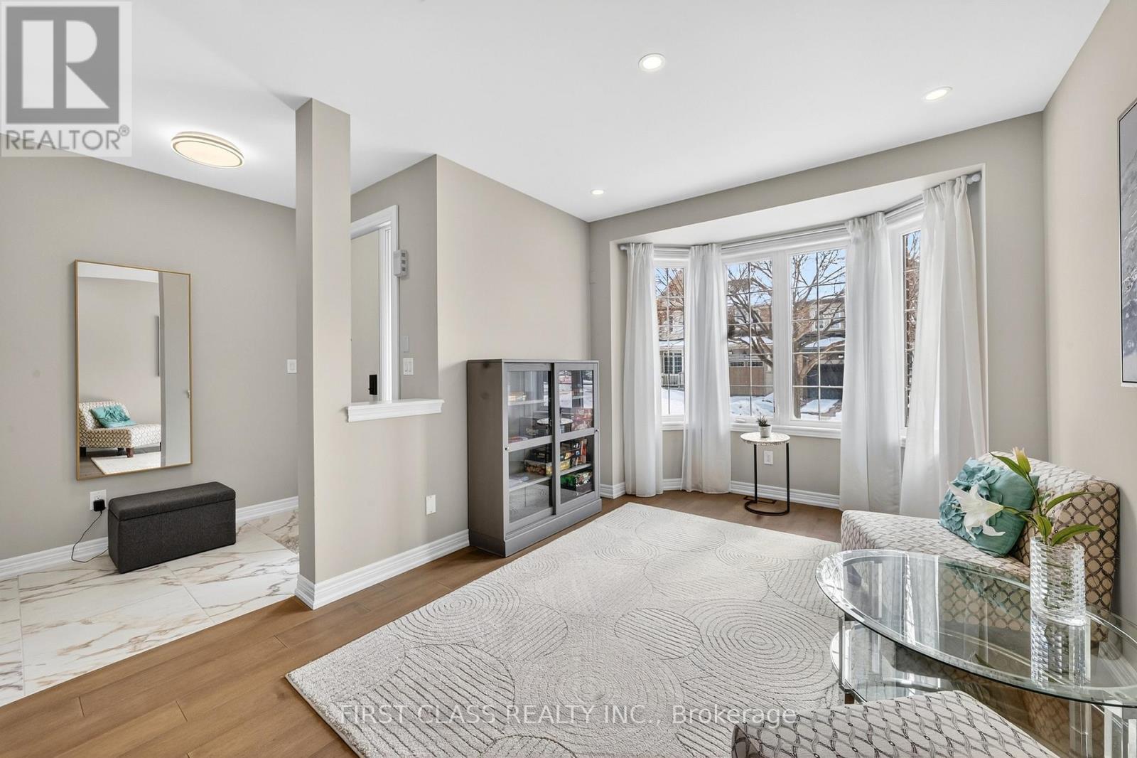 4 Church View Avenue, Markham, Ontario  L6C 0L6 - Photo 5 - N12832708