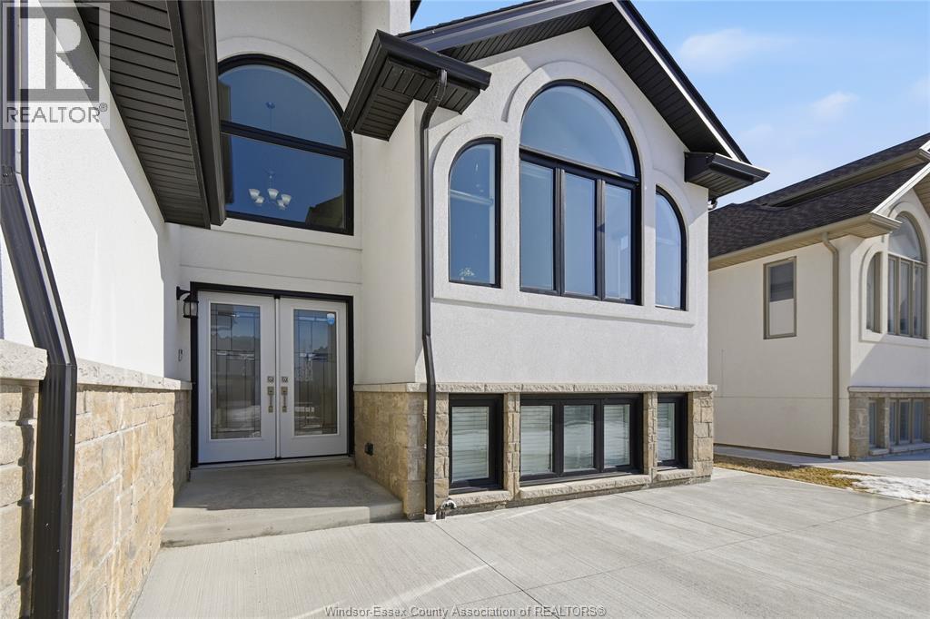 MLS# 26005302: 106 BONNETT ROAD, Amherstburg, Canada