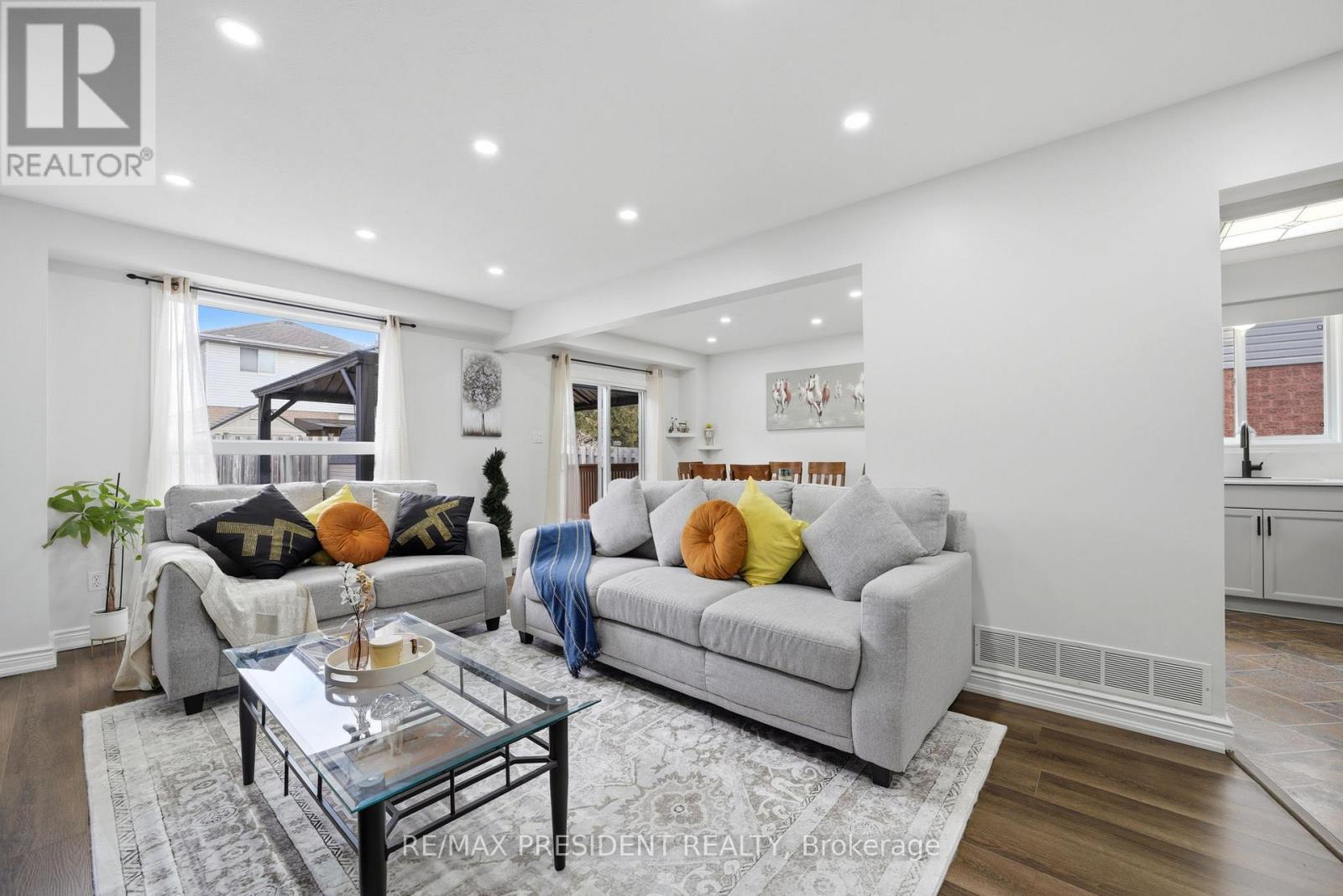 199 Bush Clover Crescent, Kitchener, Ontario  N2E 3P7 - Photo 6 - X12879302