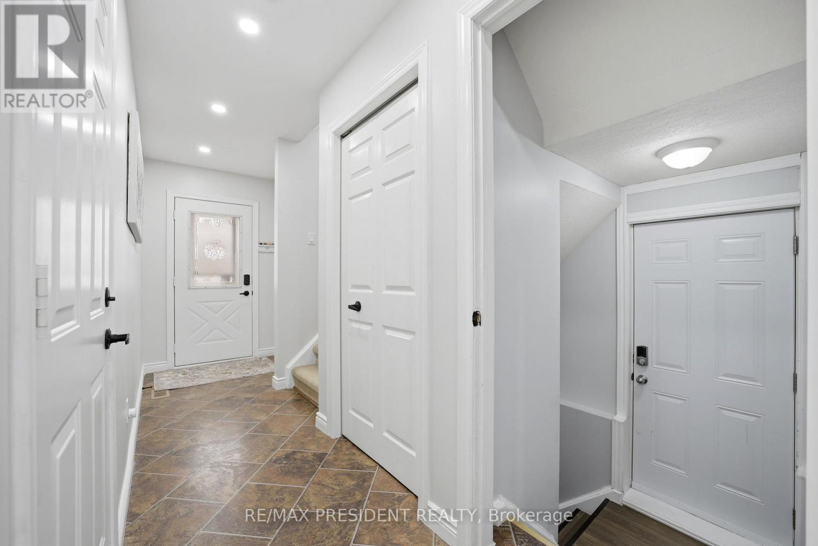 199 Bush Clover Crescent, Kitchener, Ontario  N2E 3P7 - Photo 4 - X12879302