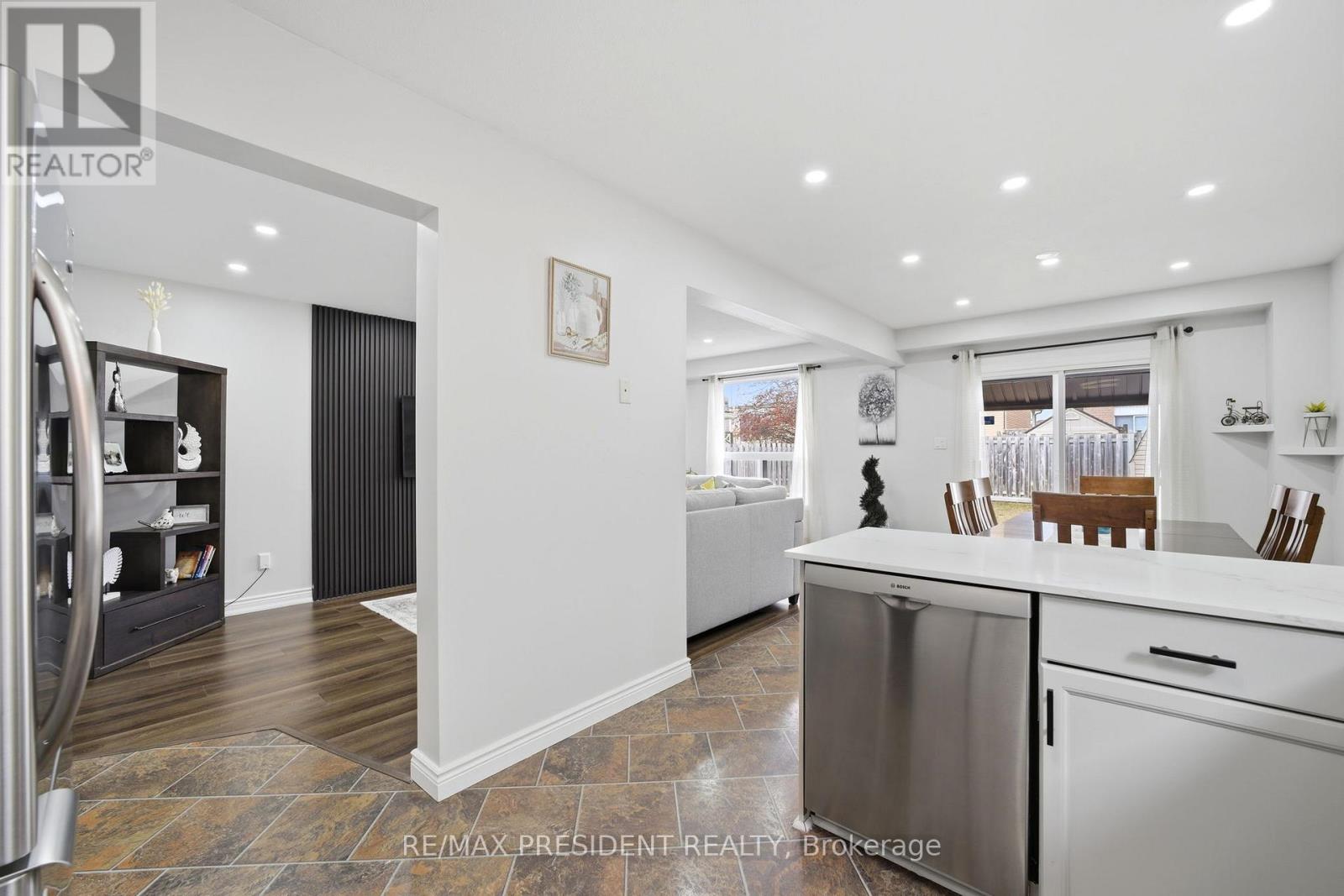 199 Bush Clover Crescent, Kitchener, Ontario  N2E 3P7 - Photo 9 - X12879302