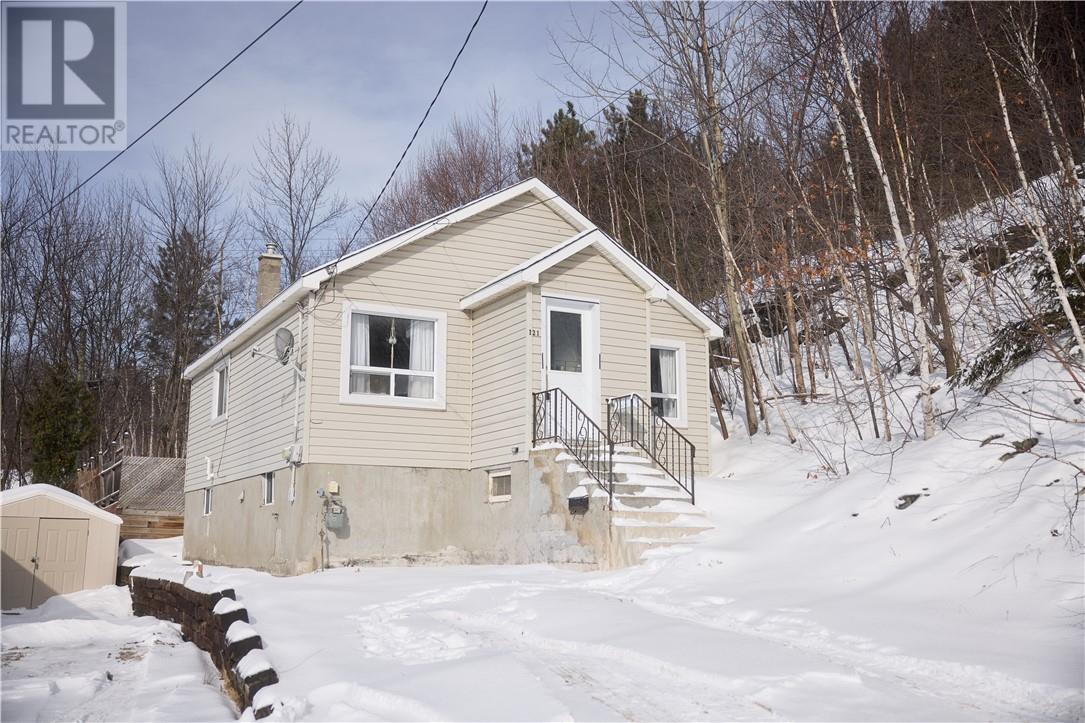 121 Kitchener Avenue, Sudbury, Ontario  P3B 2Z1 - Photo 1 - 2126802