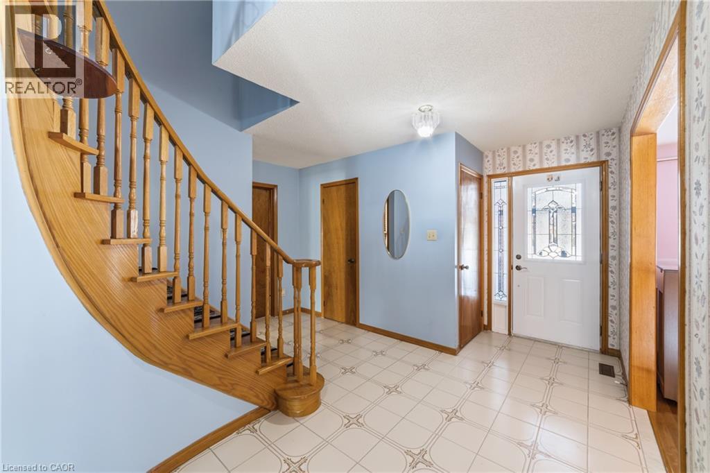 2084 Pen Street, Oakville, Ontario  L6H 3L3 - Photo 4 - 40807522