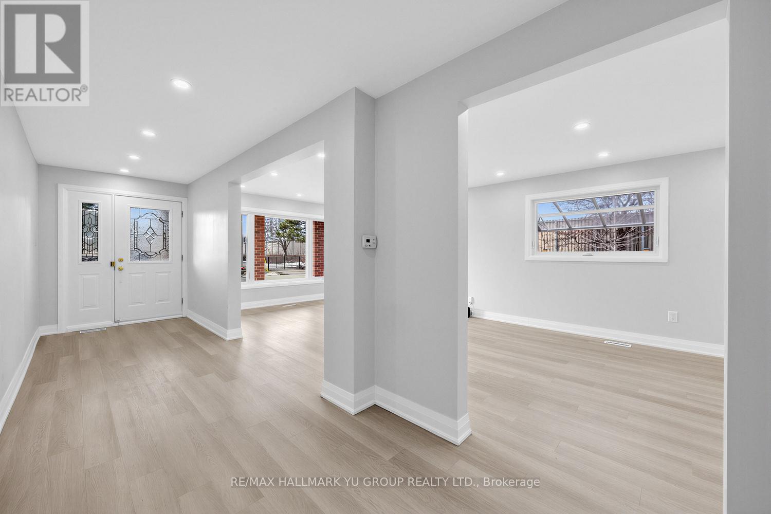 12 Pleasant View Drive, Toronto (Pleasant View), Ontario  M2J 3P5 - Photo 10 - C12879308