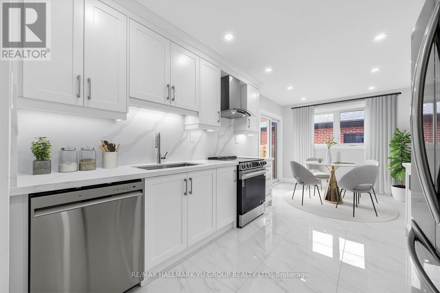 12 Pleasant View Drive, Toronto (Pleasant View), Ontario  M2J 3P5 - Photo 12 - C12879308