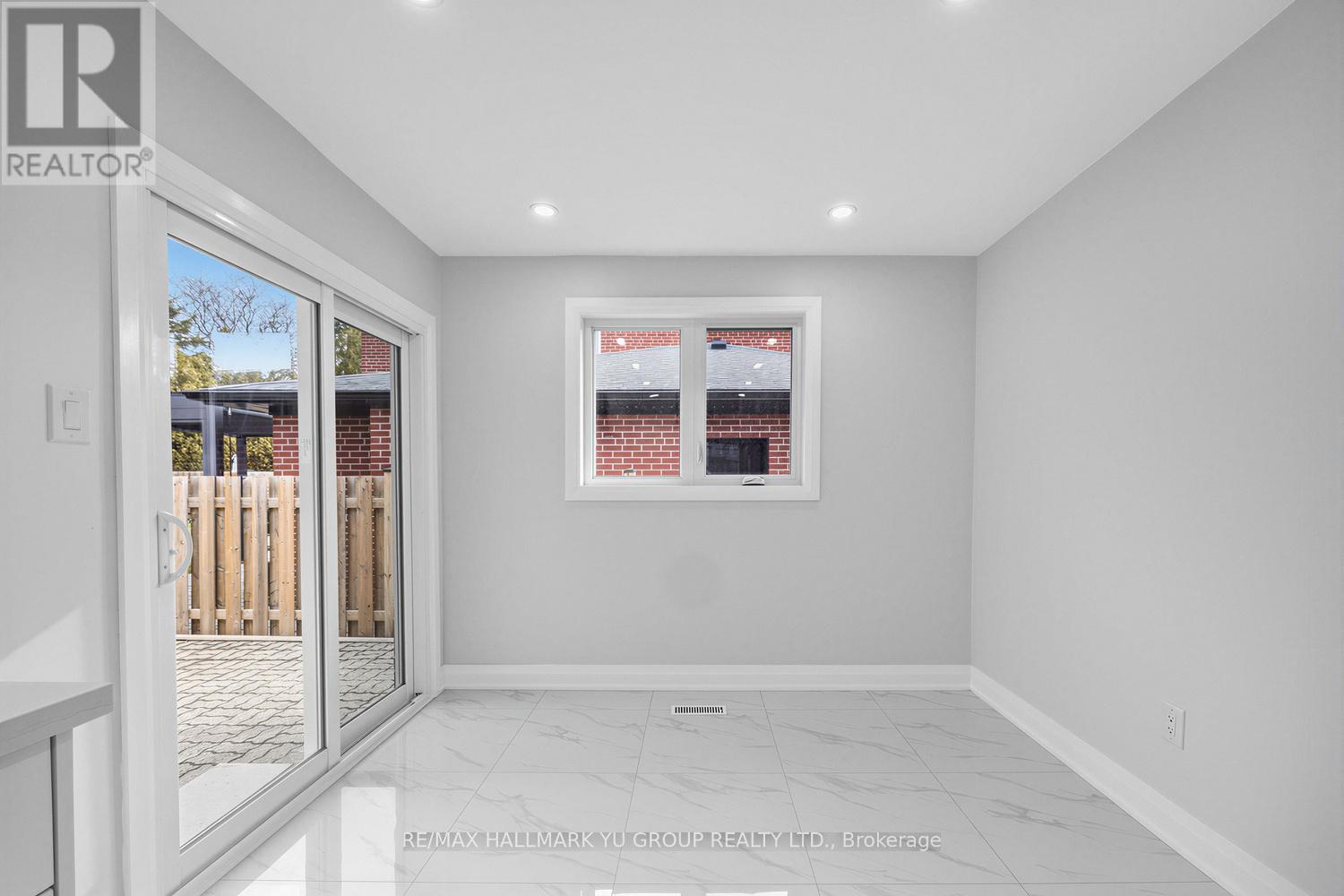 12 Pleasant View Drive, Toronto (Pleasant View), Ontario  M2J 3P5 - Photo 15 - C12879308