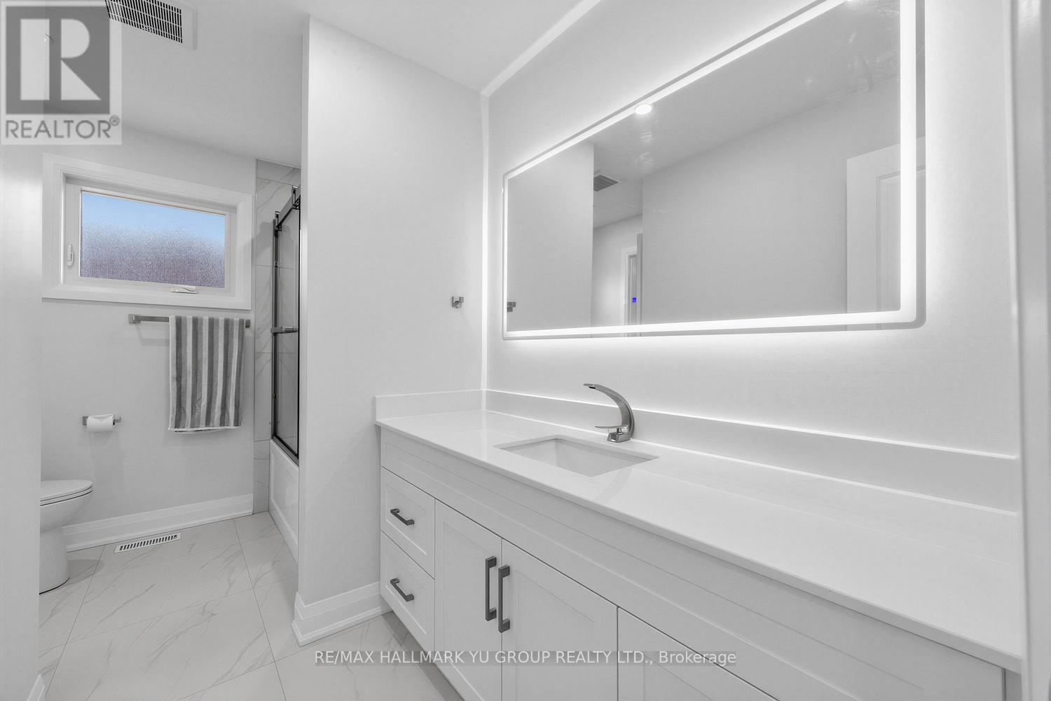 12 Pleasant View Drive, Toronto (Pleasant View), Ontario  M2J 3P5 - Photo 20 - C12879308