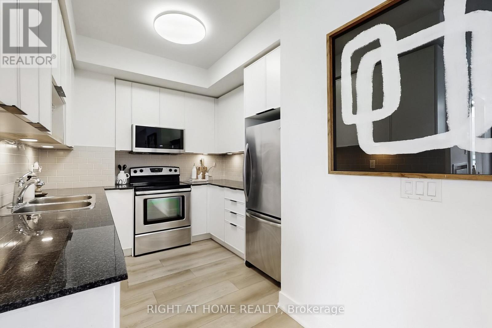 1101 - 90 Stadium Road, Toronto (Waterfront Communities), Ontario  M5V 3W5 - Photo 16 - C12879348