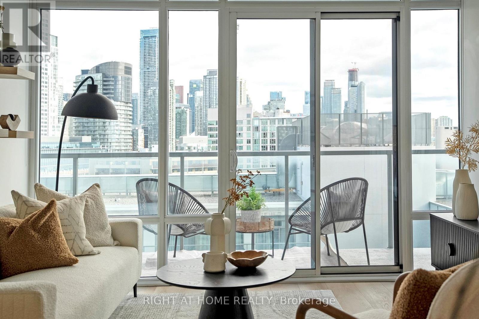 1101 - 90 Stadium Road, Toronto (Waterfront Communities), Ontario  M5V 3W5 - Photo 7 - C12879348