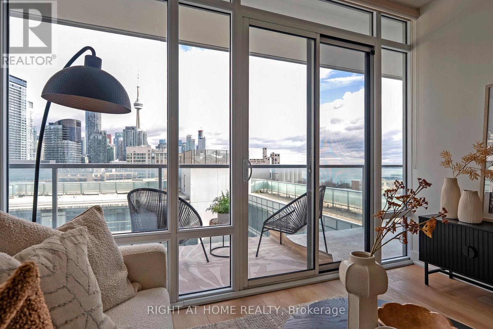 1101 - 90 Stadium Road, Toronto (Waterfront Communities), Ontario  M5V 3W5 - Photo 8 - C12879348