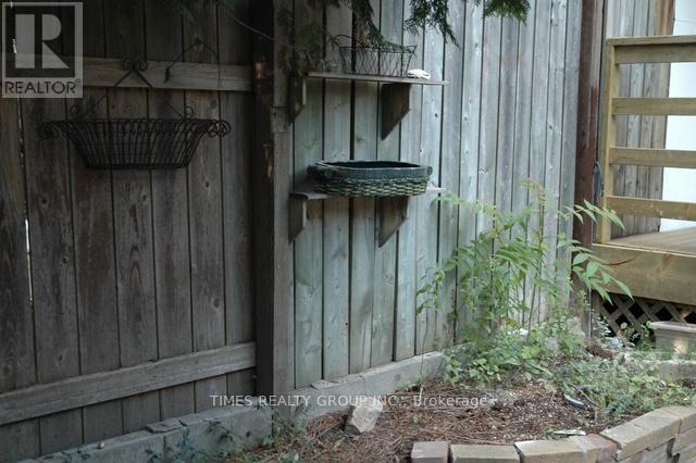 16 Nasmith Avenue, Toronto (Cabbagetown-South St. James Town), Ontario  M5B 1J3 - Photo 5 - C12879362