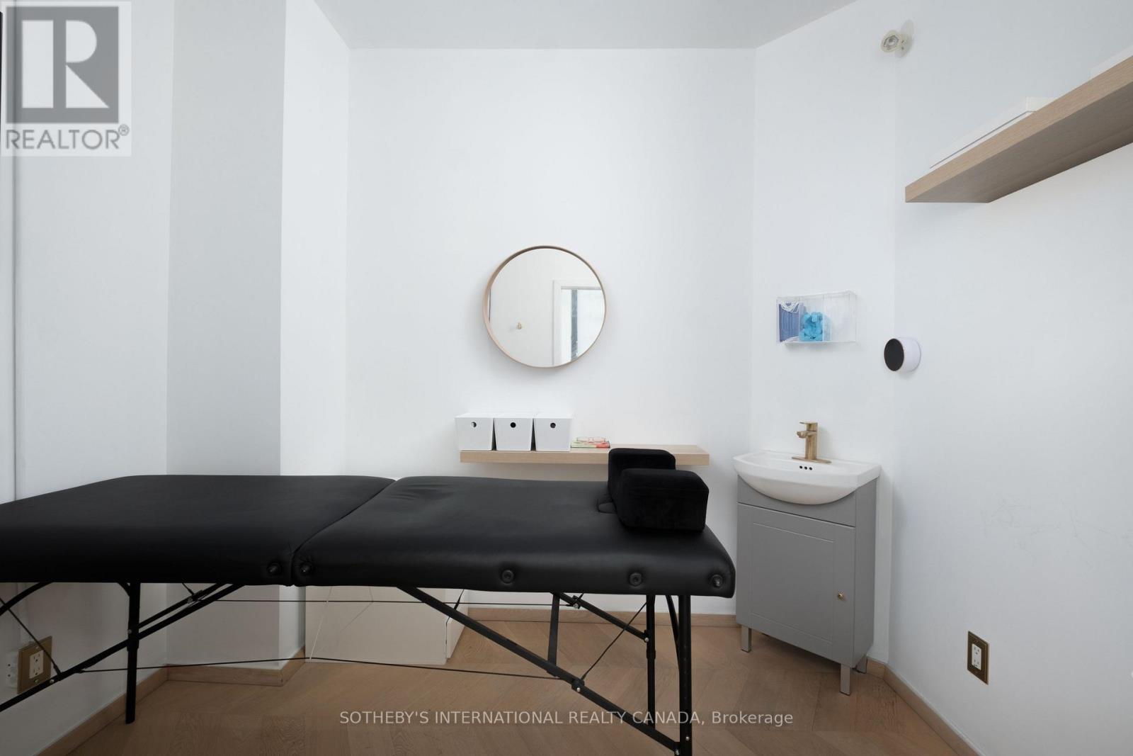 98 Church Street, Toronto (Church-Yonge Corridor), Ontario  M5C 3H9 - Photo 12 - C12879364