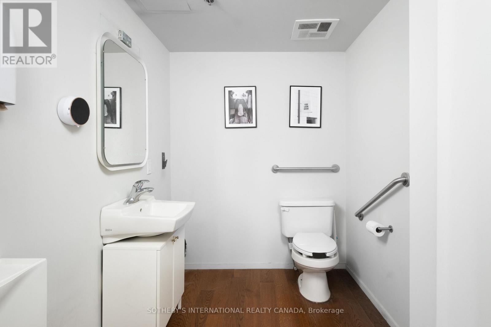 98 Church Street, Toronto (Church-Yonge Corridor), Ontario  M5C 3H9 - Photo 14 - C12879364