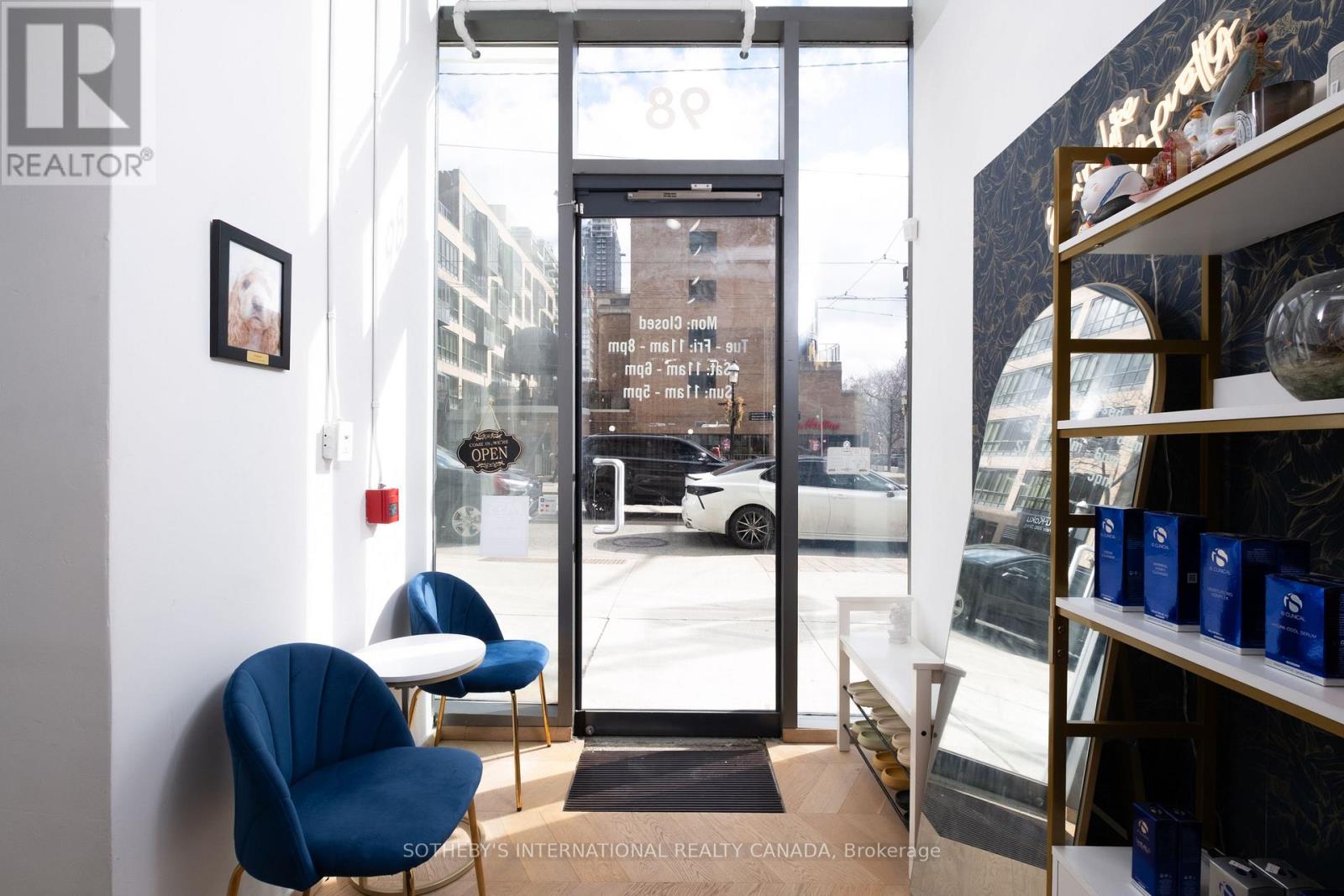 98 Church Street, Toronto (Church-Yonge Corridor), Ontario  M5C 3H9 - Photo 2 - C12879364