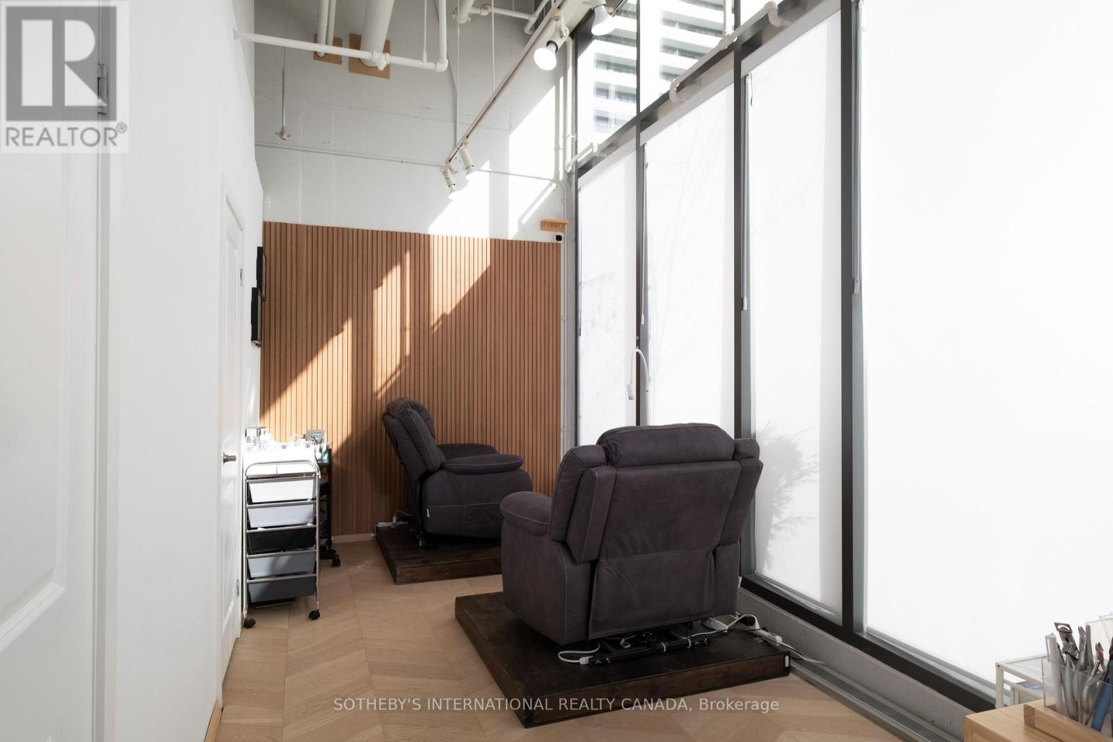 98 Church Street, Toronto (Church-Yonge Corridor), Ontario  M5C 3H9 - Photo 6 - C12879364