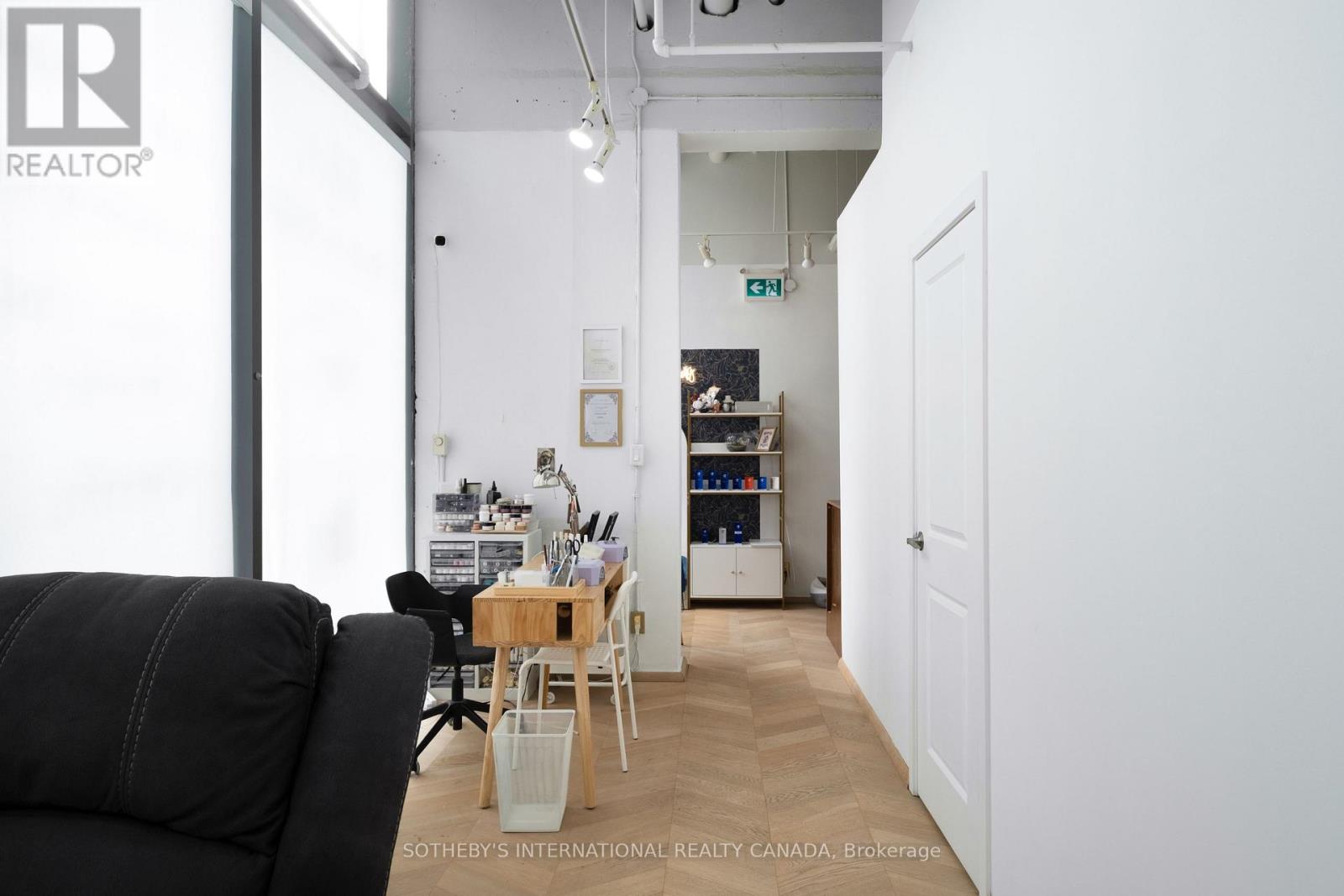 98 Church Street, Toronto (Church-Yonge Corridor), Ontario  M5C 3H9 - Photo 7 - C12879364