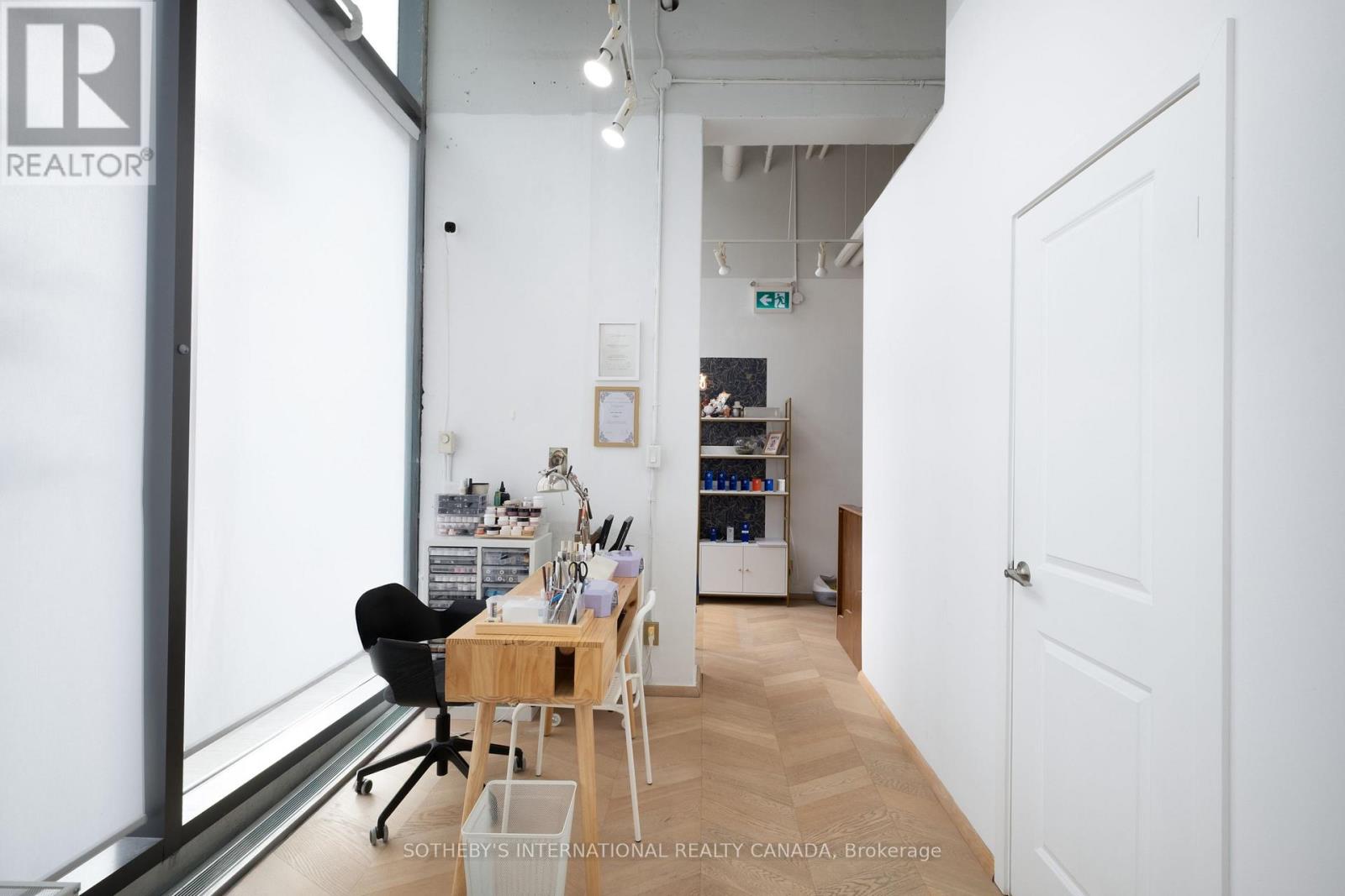 98 Church Street, Toronto (Church-Yonge Corridor), Ontario  M5C 3H9 - Photo 8 - C12879364