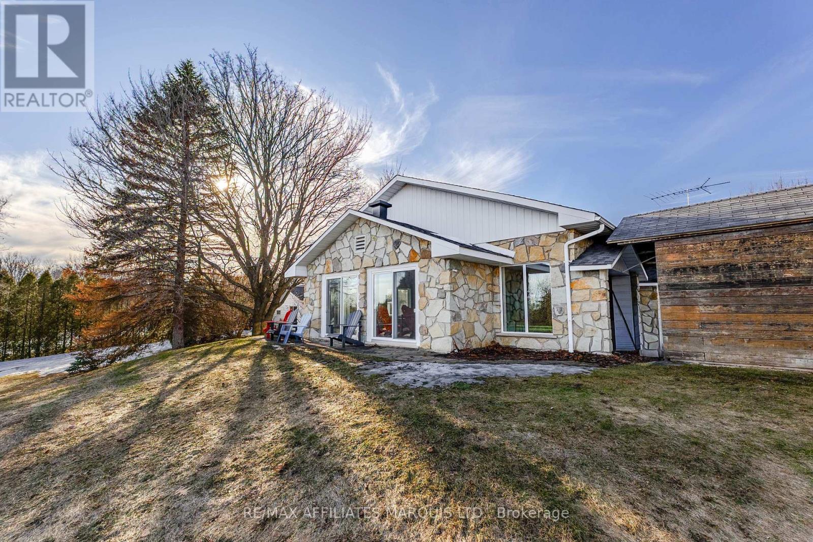 18824 Glen Road, South Glengarry, Ontario  K0C 2J0 - Photo 4 - X12879326
