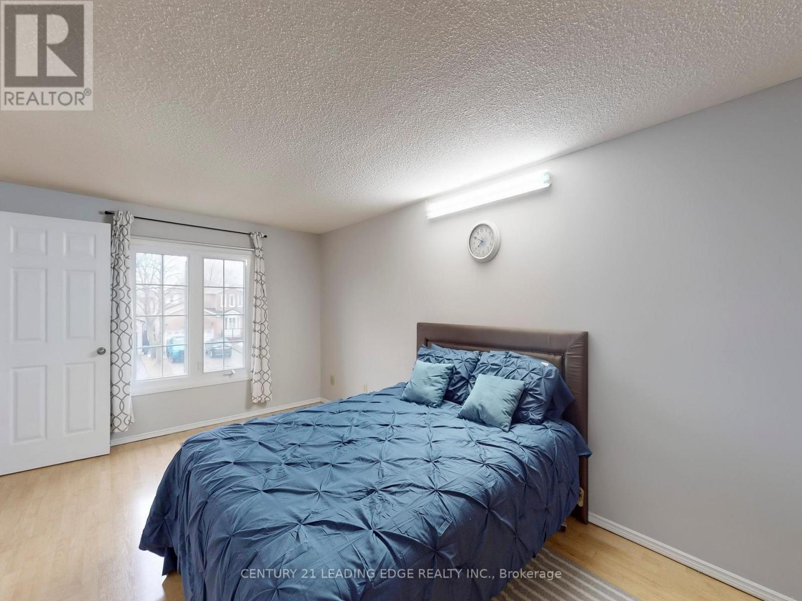 176 Large Crescent, Ajax (Central West), Ontario  L1T 2R2 - Photo 13 - E12879366