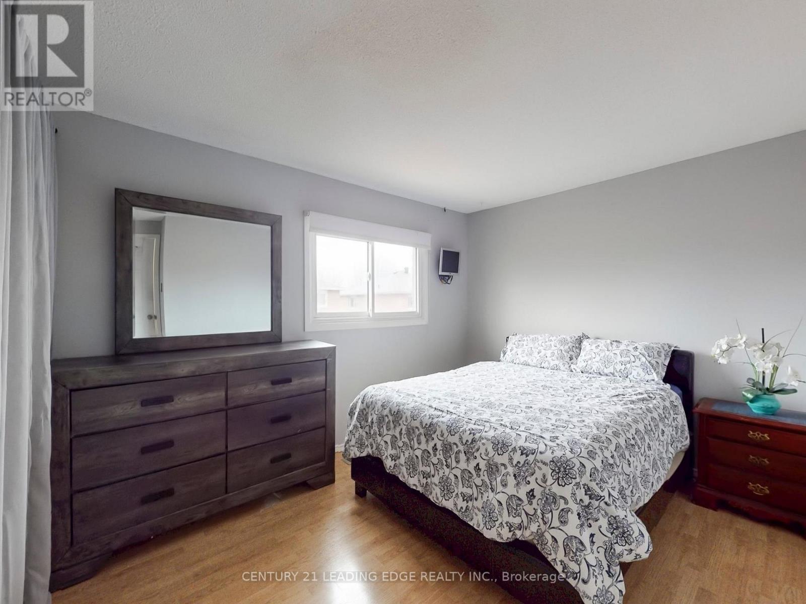 176 Large Crescent, Ajax (Central West), Ontario  L1T 2R2 - Photo 15 - E12879366