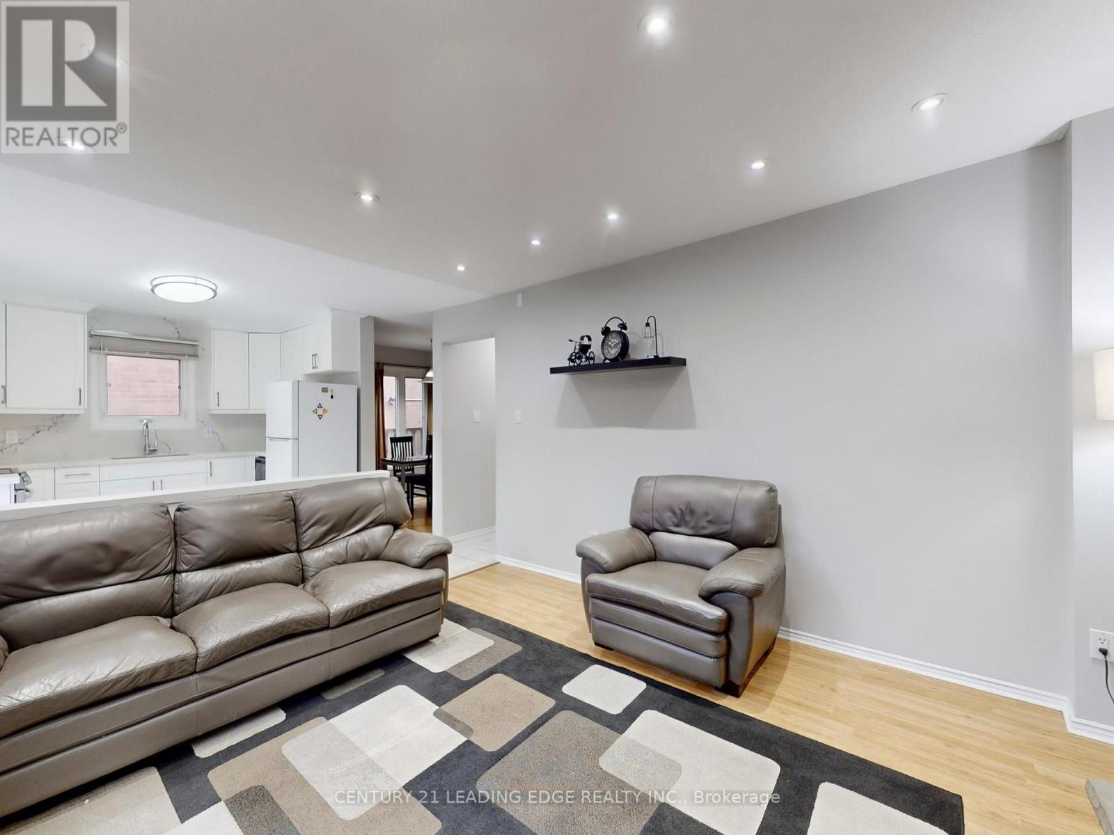 176 Large Crescent, Ajax (Central West), Ontario  L1T 2R2 - Photo 19 - E12879366