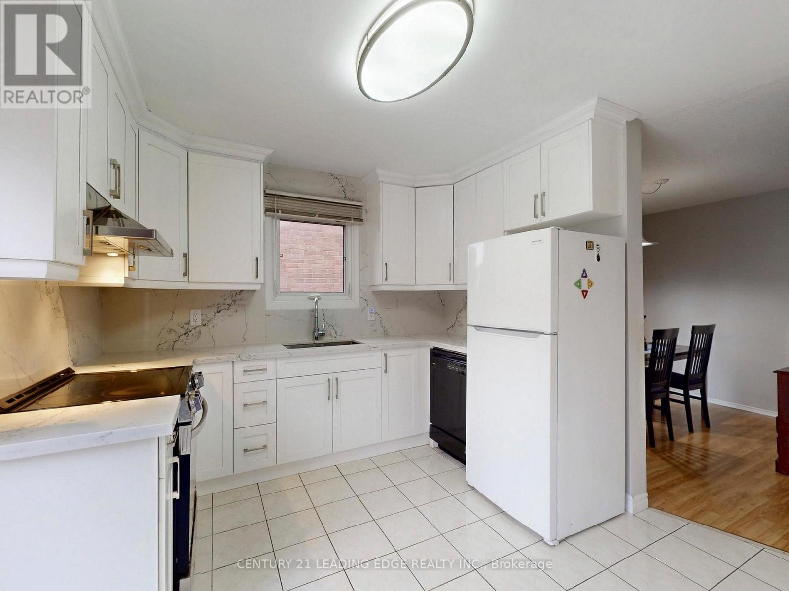 176 Large Crescent, Ajax (Central West), Ontario  L1T 2R2 - Photo 22 - E12879366