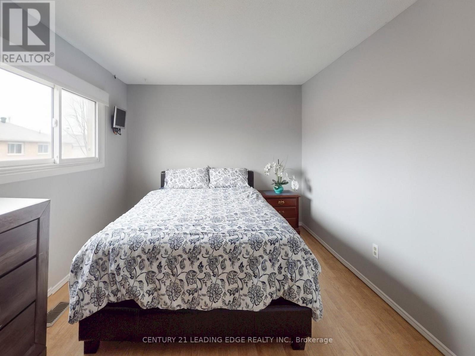 176 Large Crescent, Ajax (Central West), Ontario  L1T 2R2 - Photo 32 - E12879366