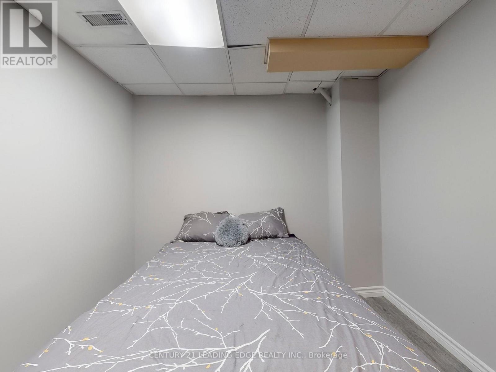 176 Large Crescent, Ajax (Central West), Ontario  L1T 2R2 - Photo 37 - E12879366